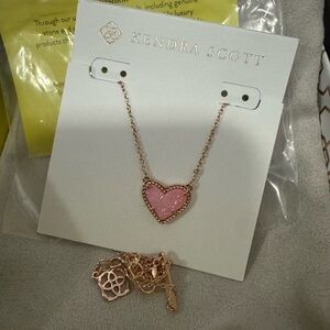 Kendra Scott Ari Heart Rose Gold Pendant Necklace in Light Pink Drusy